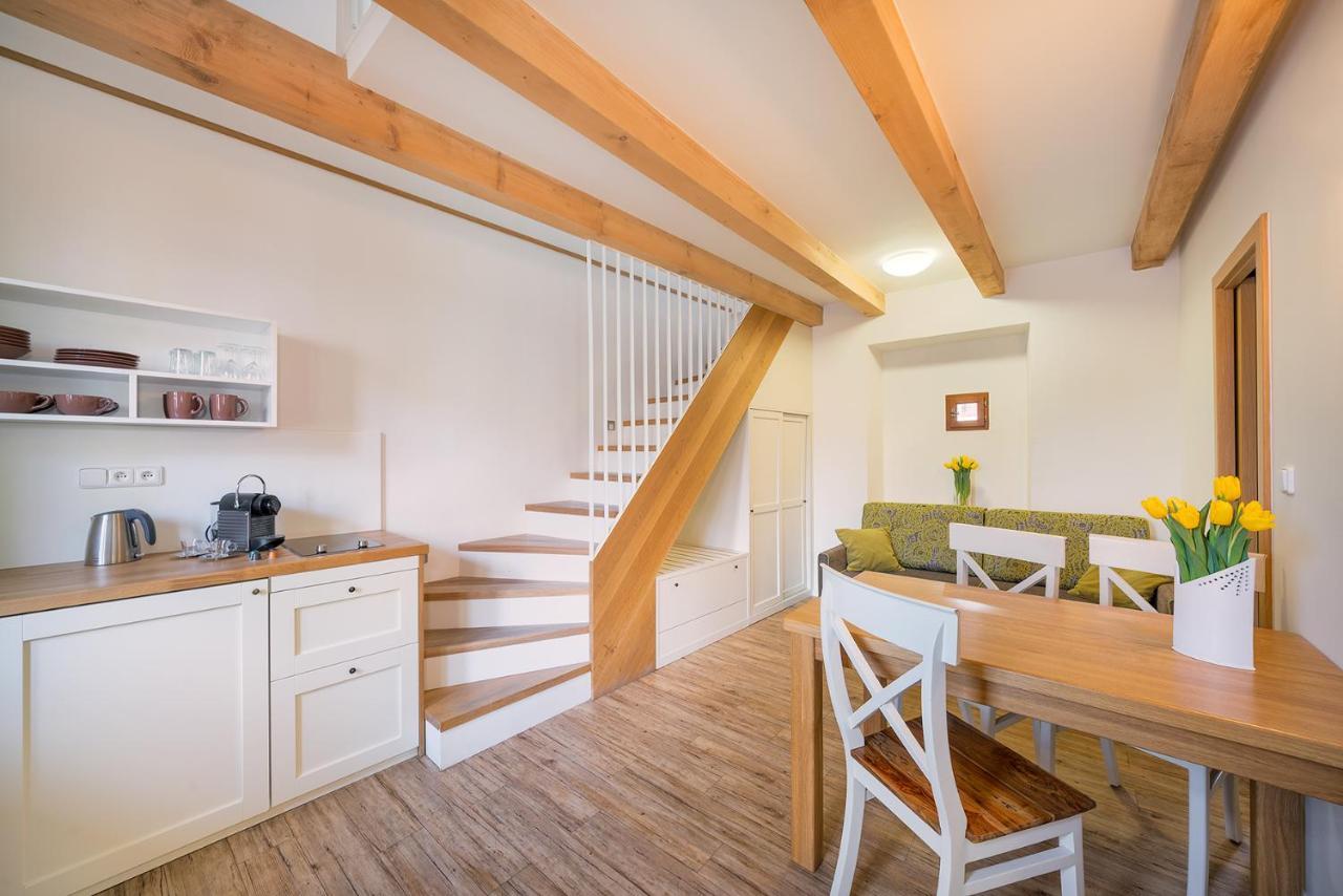 Hotel Bily Jednorozec Trebon Luaran gambar